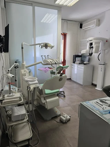 2025-09-05 (1) Implantologia dentale a Catania